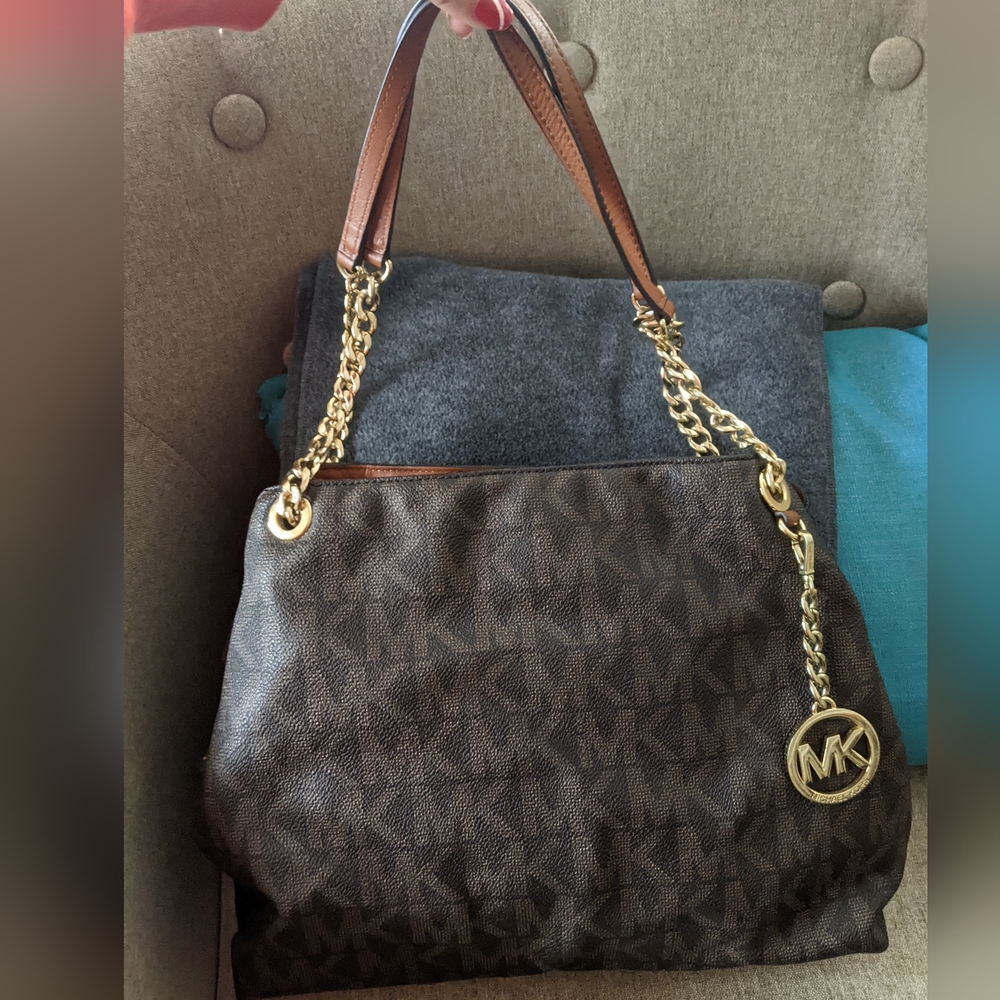 Michael kors shoulder chain bag